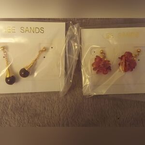 (2) pr Lee Sands Amber earrings
